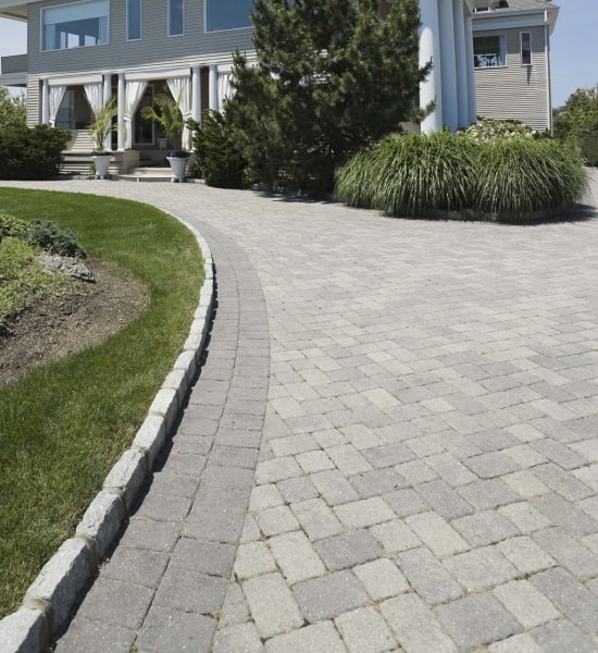 How much does it cost to pave a driveway?