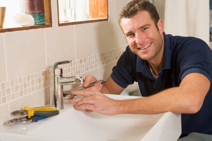 How much does it cost to change a leaking tap?